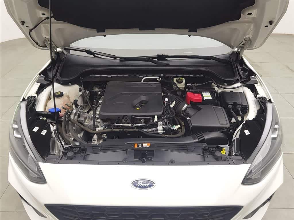 2020 Ford Focus White, 44,800 km, China export – photo 6