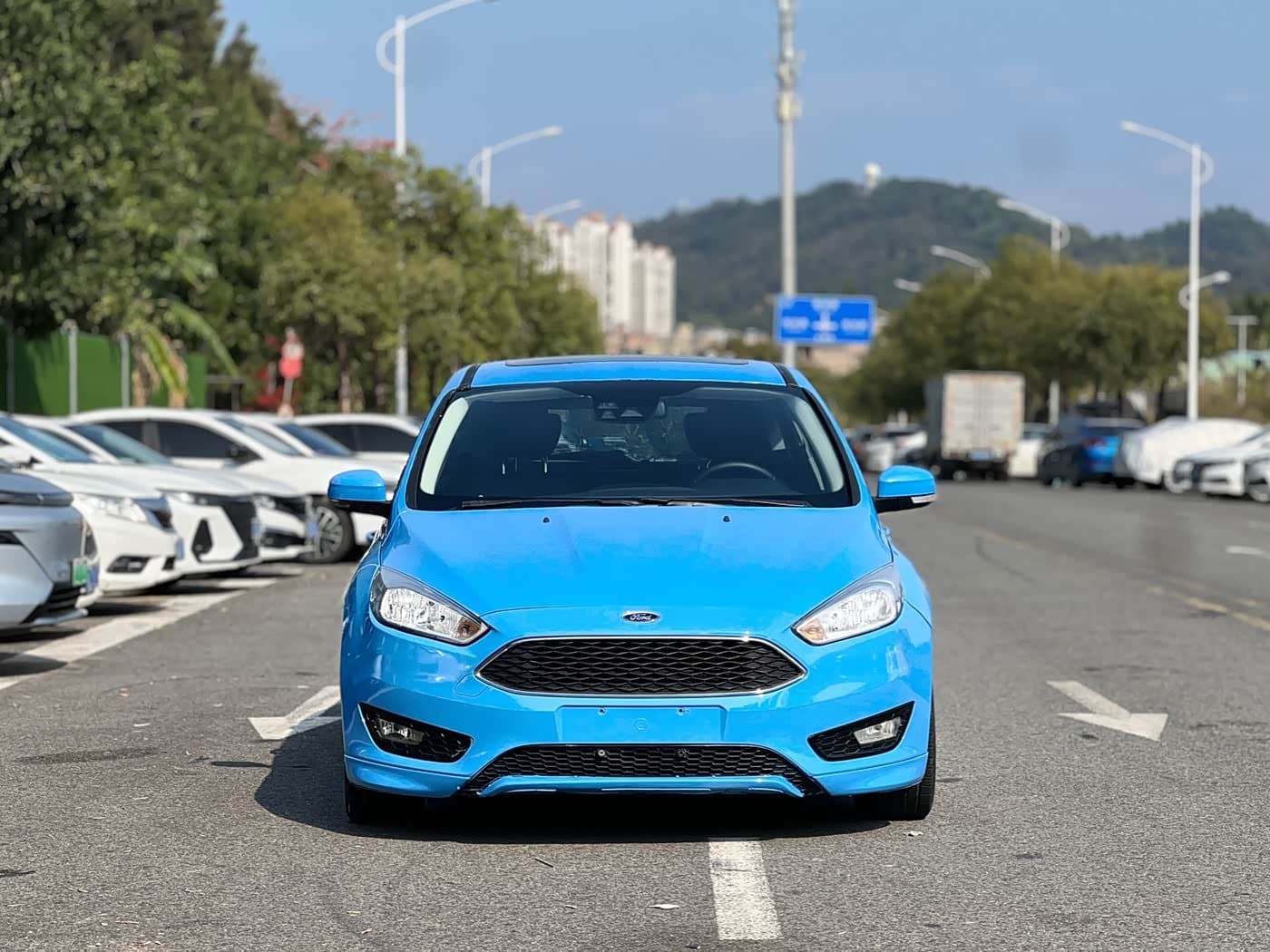 2015 Ford Focus Blue, 110,000 km, China export – photo 2