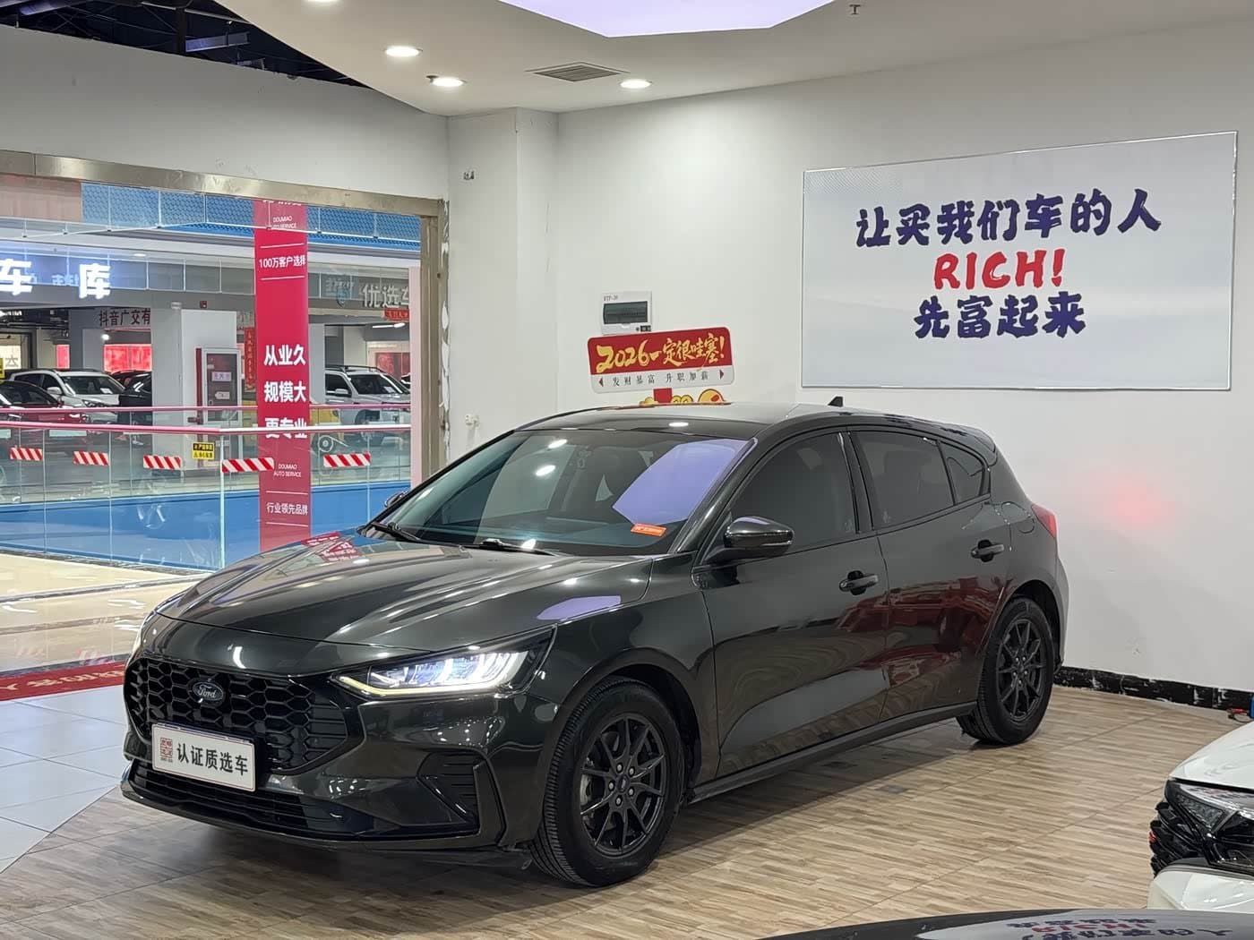 2022 Ford Focus 银灰色, 47,000 km, China export – photo 2