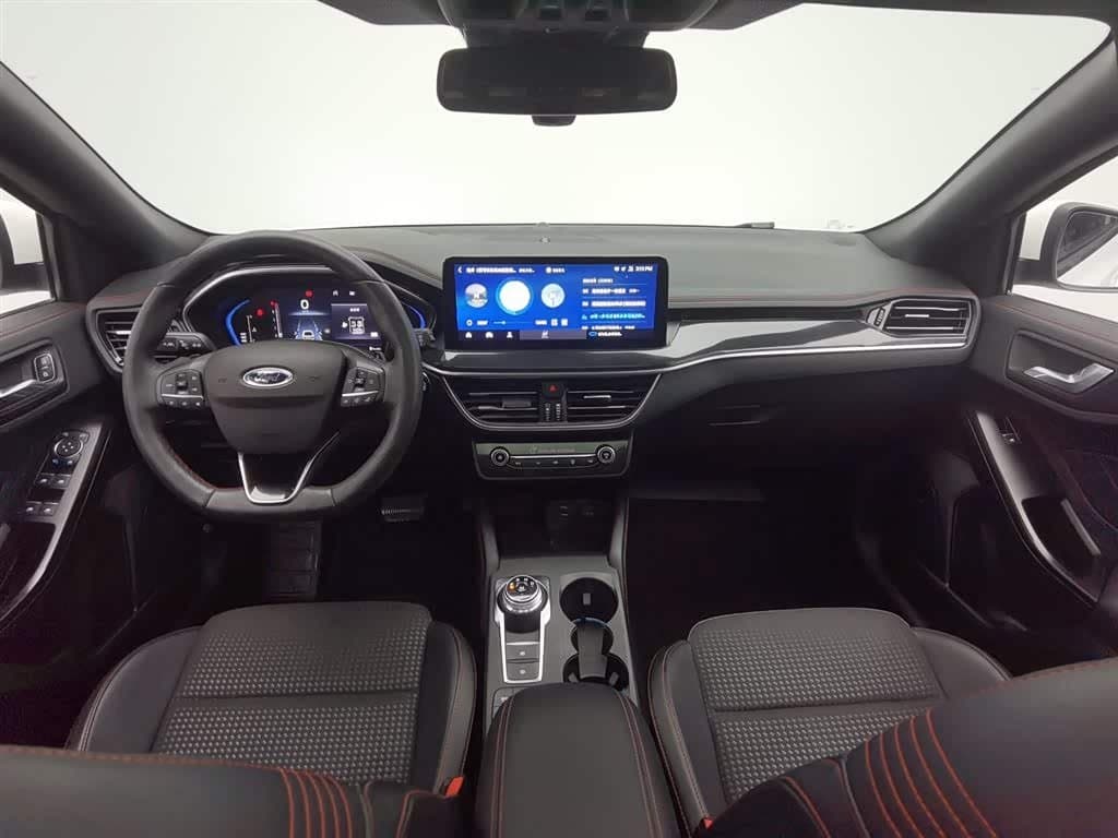 2020 Ford Focus White, 44,800 km, China export – photo 5