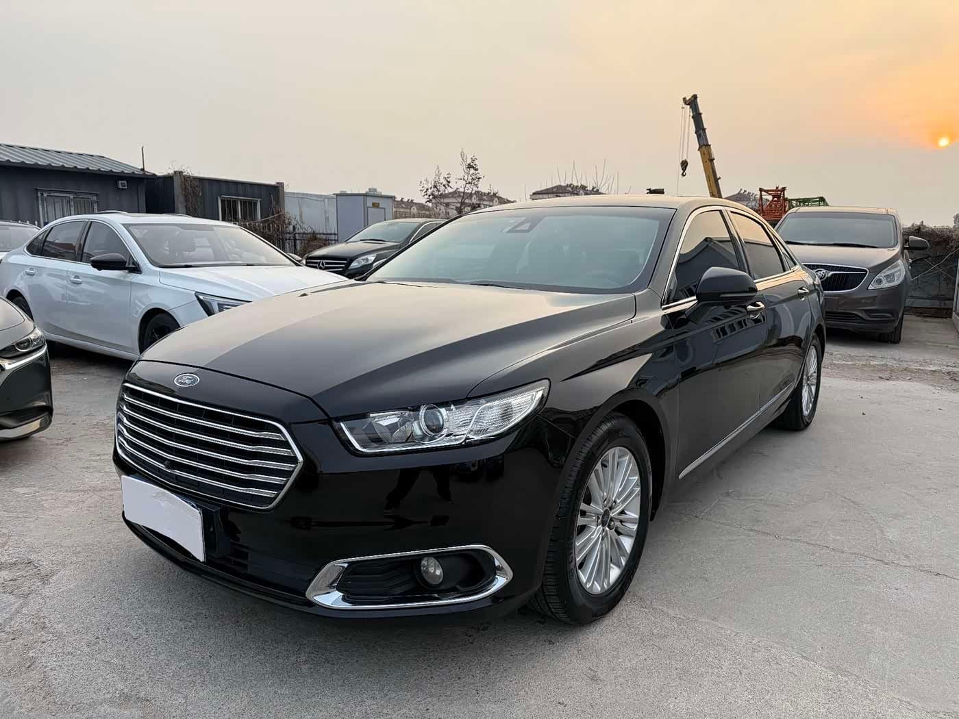 2018 Ford Taurus Black, 70,000 km, China export – photo 1