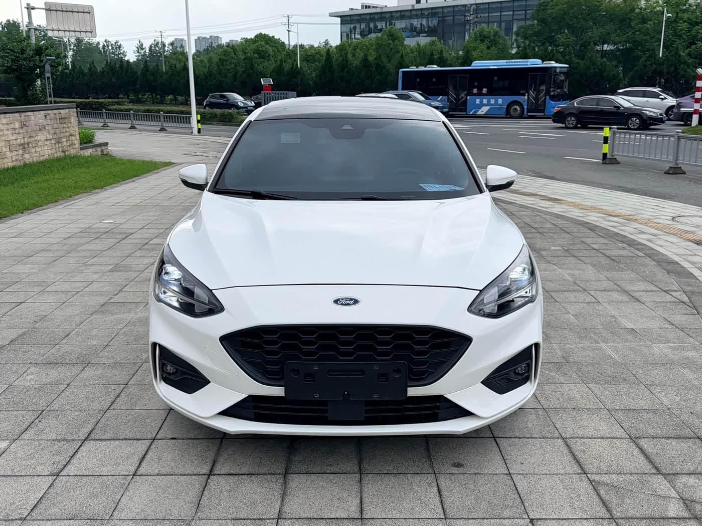 2020 Ford Focus White, 50,000 km, China export – photo 2