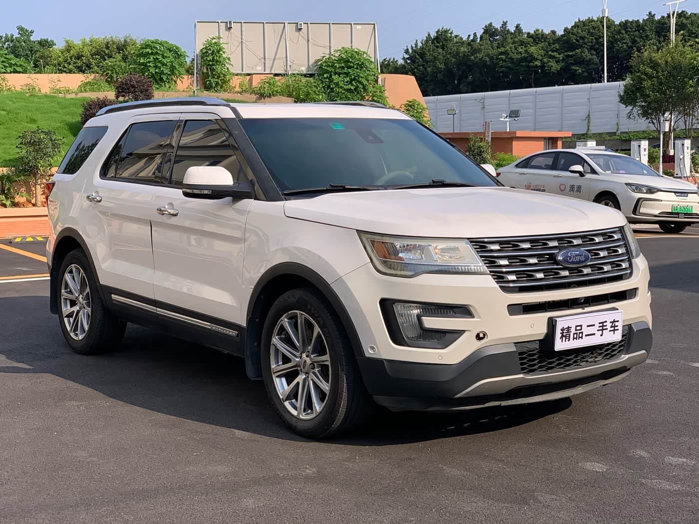 2015 Ford Explorer White, 127,000 km, China export – photo 3