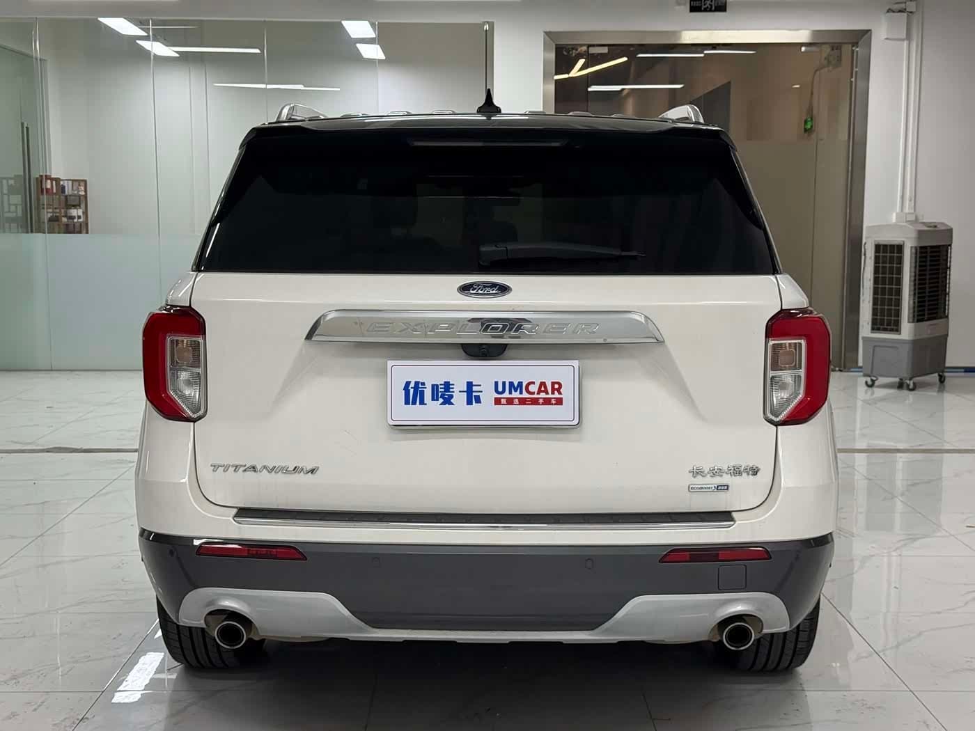 2020 Ford Explorer White, 108,000 km, China export – photo 5