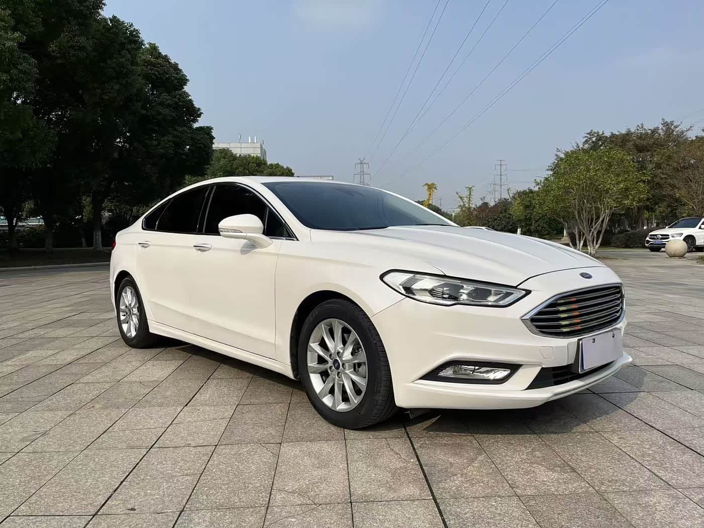 2018 Ford Mondeo White, 70,000 km, China export – photo 3