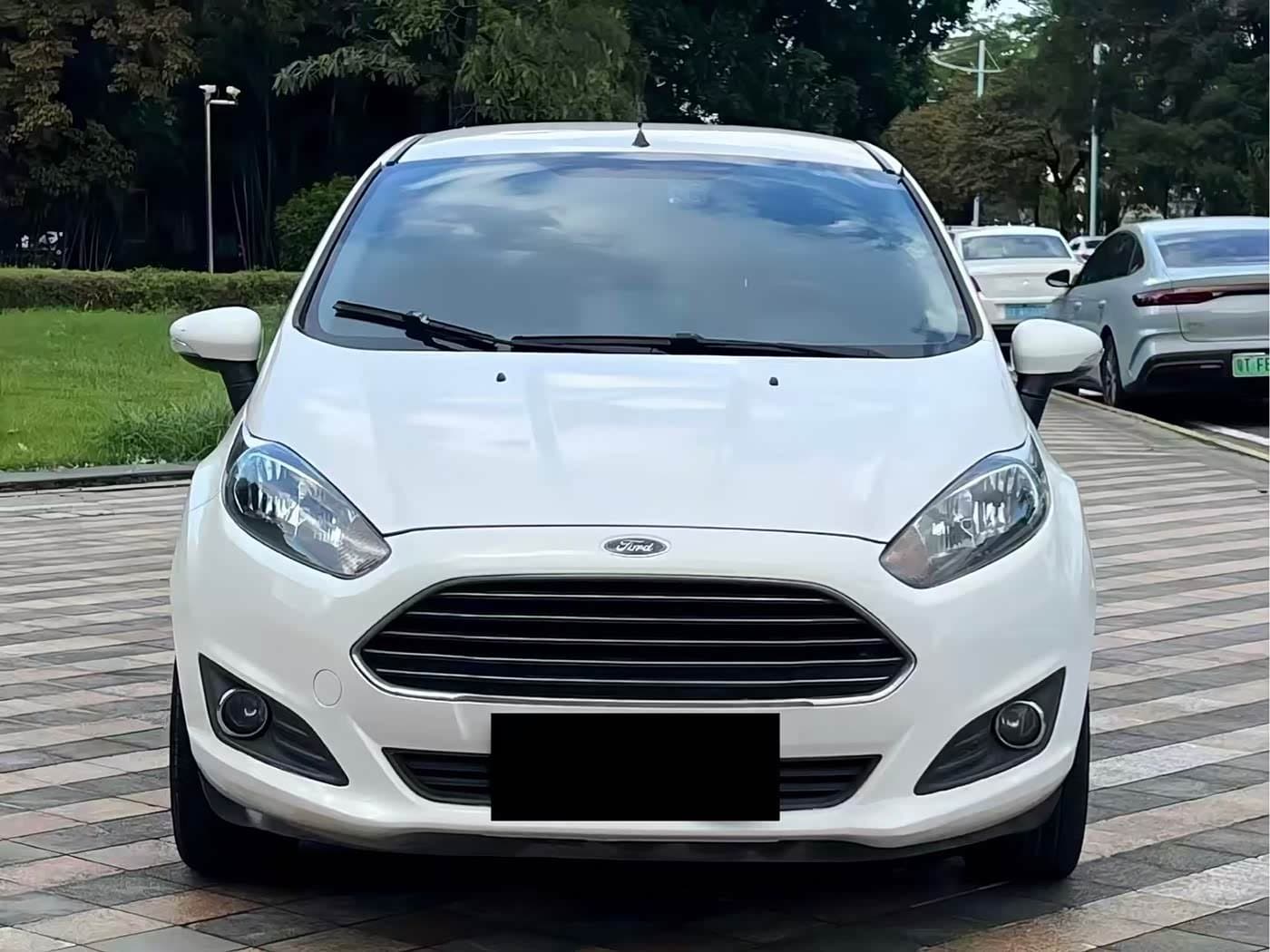 2013 Ford Fiesta White, 100,000 km, China export – photo 2