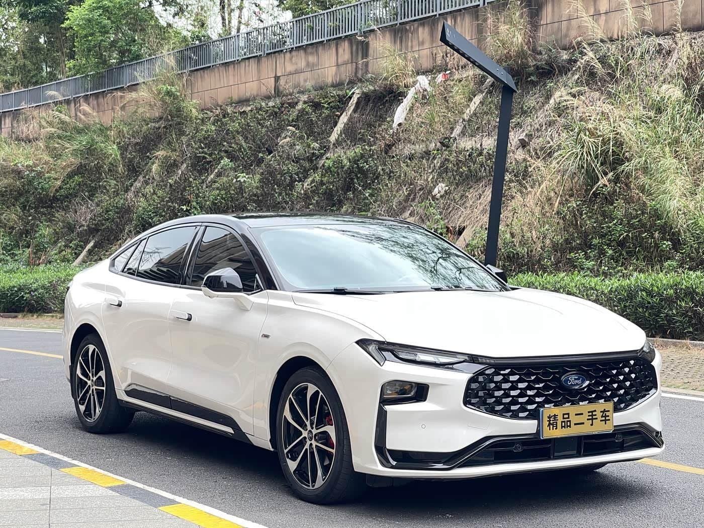 2022 Ford Mondeo White, 49,000 km, China export – photo 3