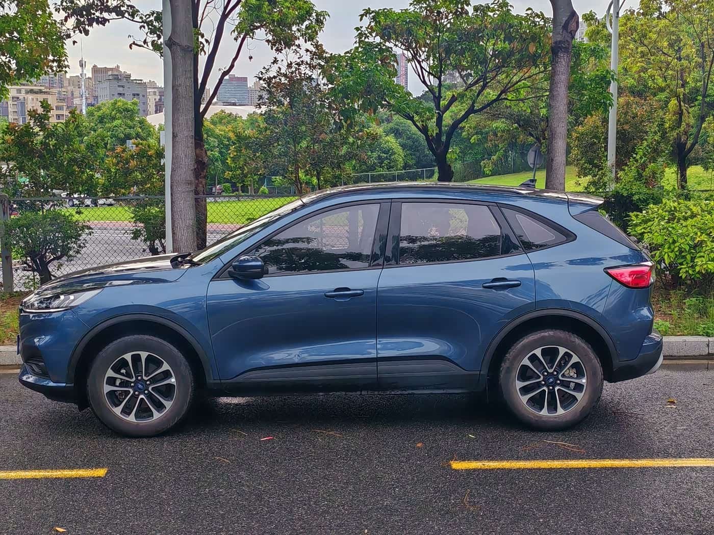 2020 Ford Escape Blue, 43,700 km, China export – photo 4
