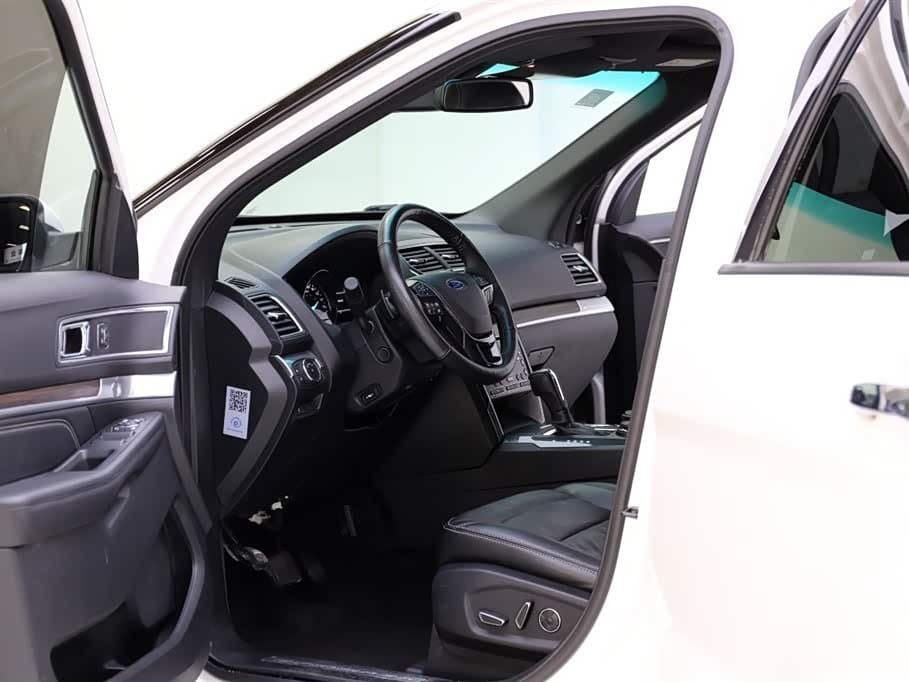 2016 Ford Explorer White, 42,000 km, China export – photo 5
