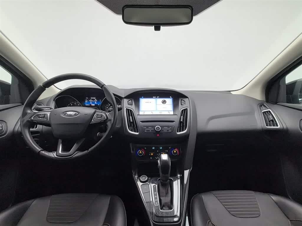 2017 Ford Focus White, 55,500 km, China export – photo 5