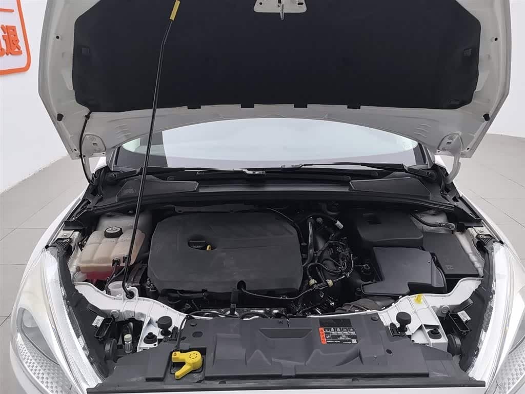 2017 Ford Focus White, 55,500 km, China export – photo 6