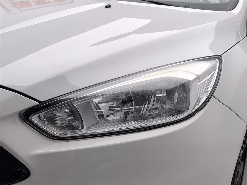 2017 Ford Focus White, 55,500 km, China export – photo 7
