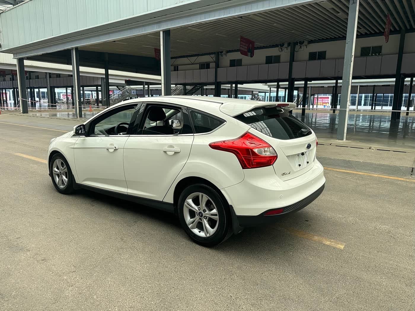 2012 Ford Focus White, 92,000 km, China export – photo 7
