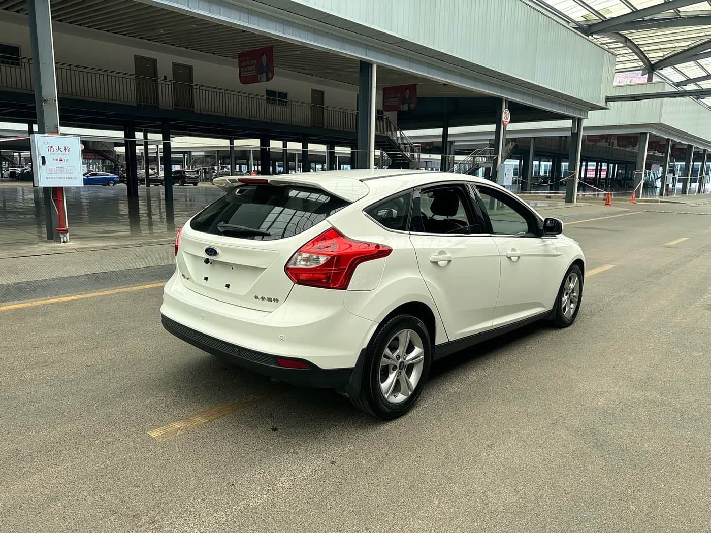 2012 Ford Focus White, 92,000 km, China export – photo 5