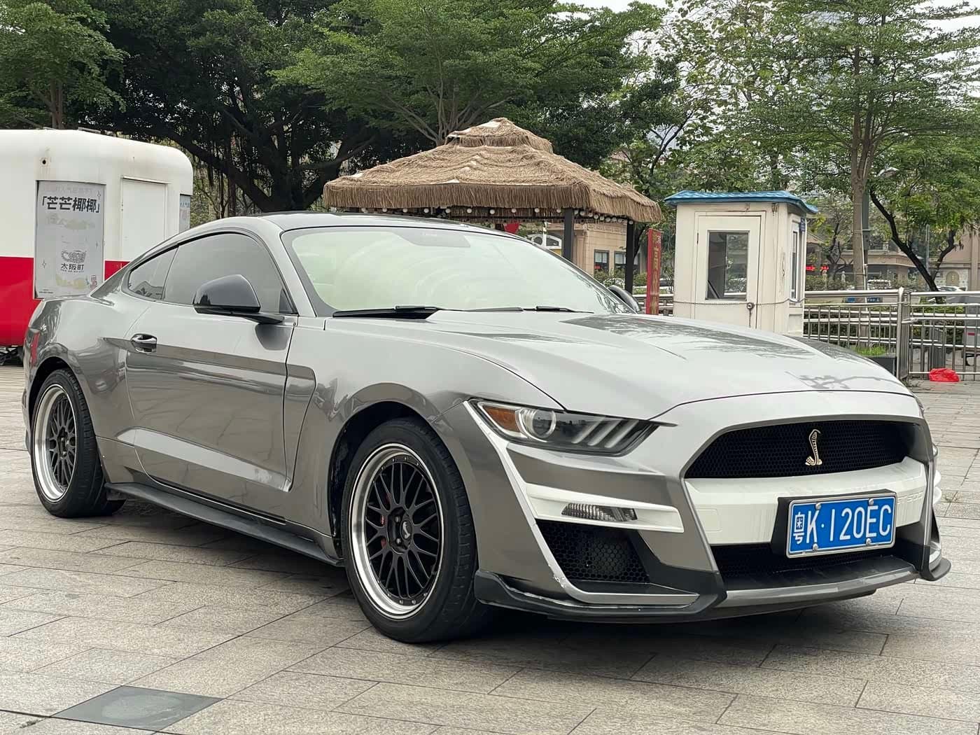 2015 Ford Mustang 银灰色, 100,000 km, China export – photo 3