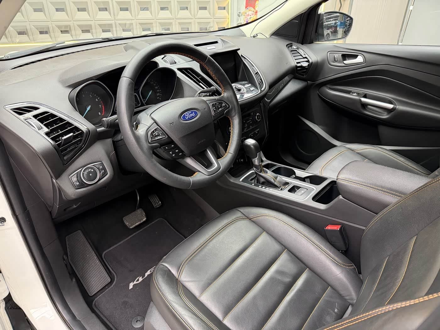 2017 Ford Kuga White, 66,000 km, China export – photo 6