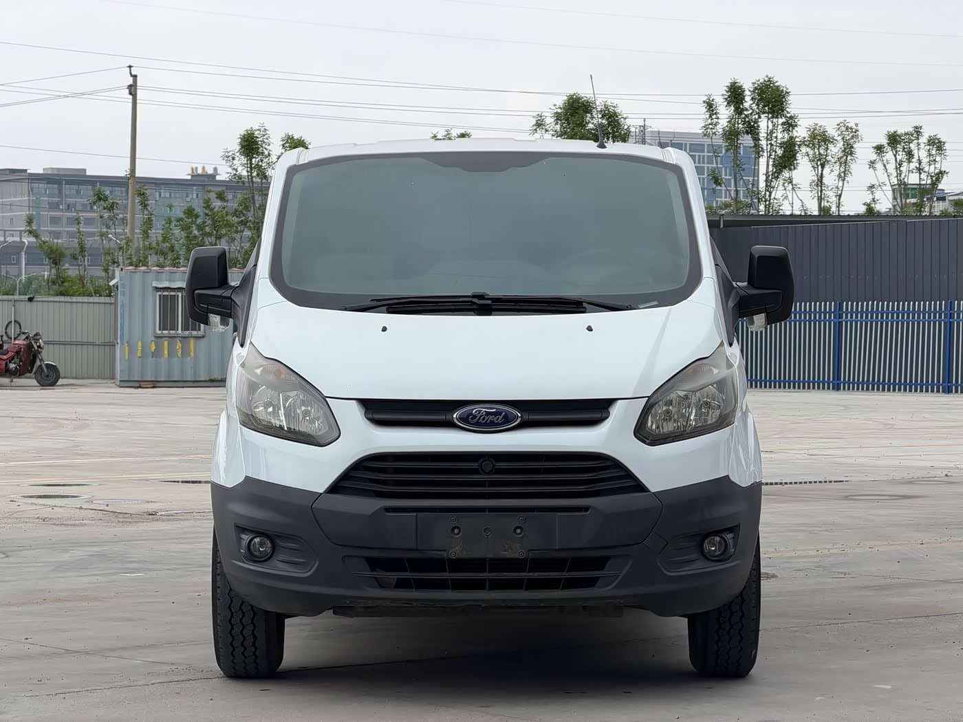 2016 Ford Transit White, 113,000 km, China export – photo 2