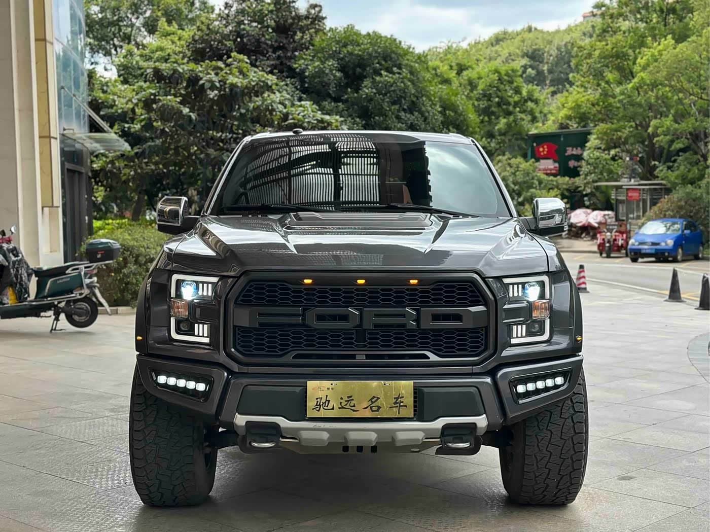 2019 Ford F-150 Raptor 银灰色, 112,000 km, China export – photo 2