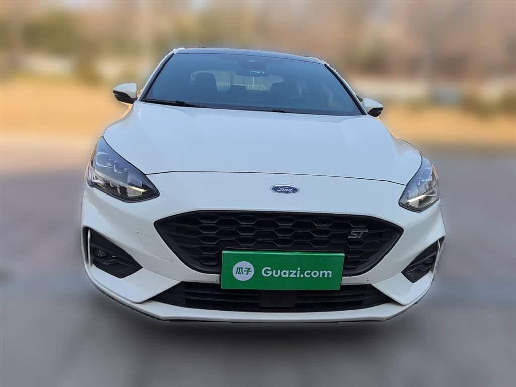 2018 Ford Focus White, 47,100 km, China export – photo 3