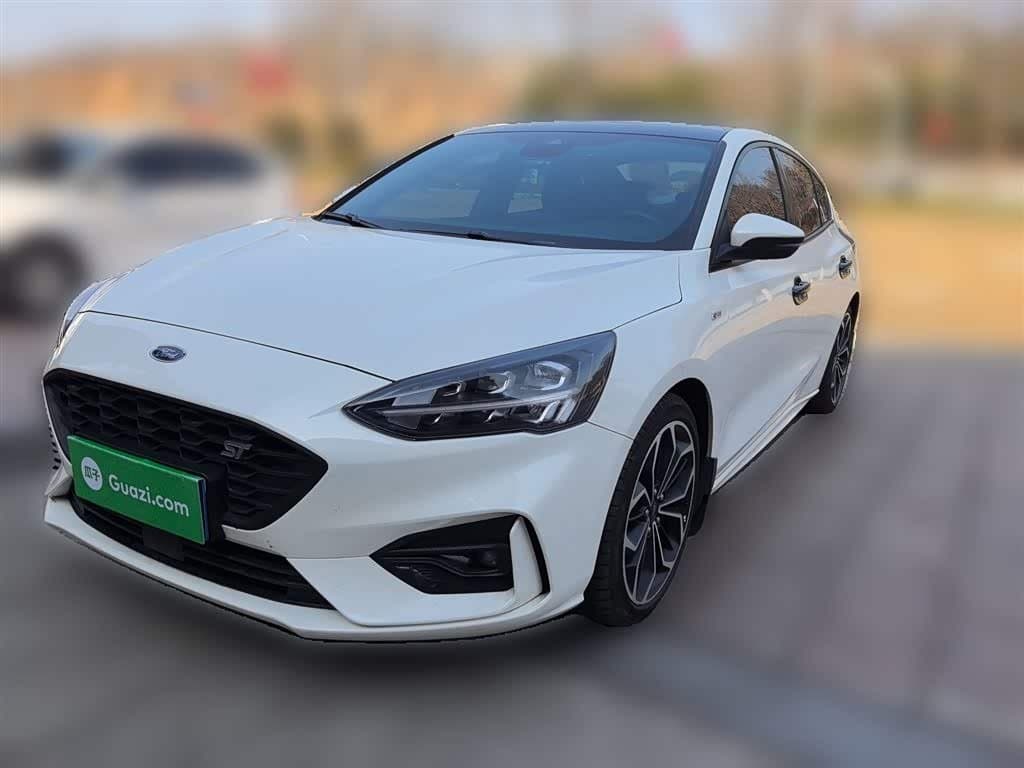 2018 Ford Focus White, 47,100 km, China export – photo 1
