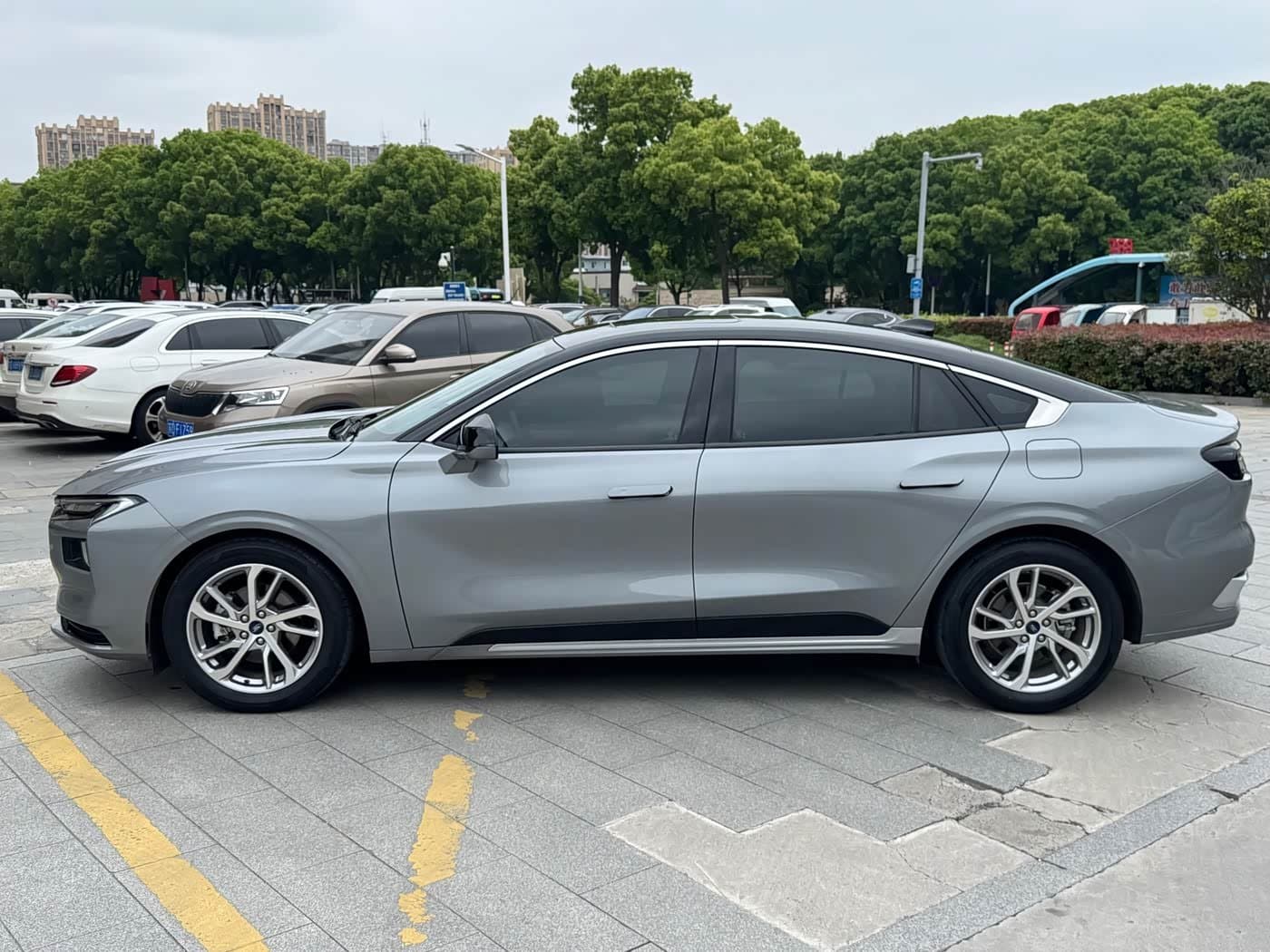 2022 Ford Mondeo 银灰色, 40,000 km, China export – photo 3