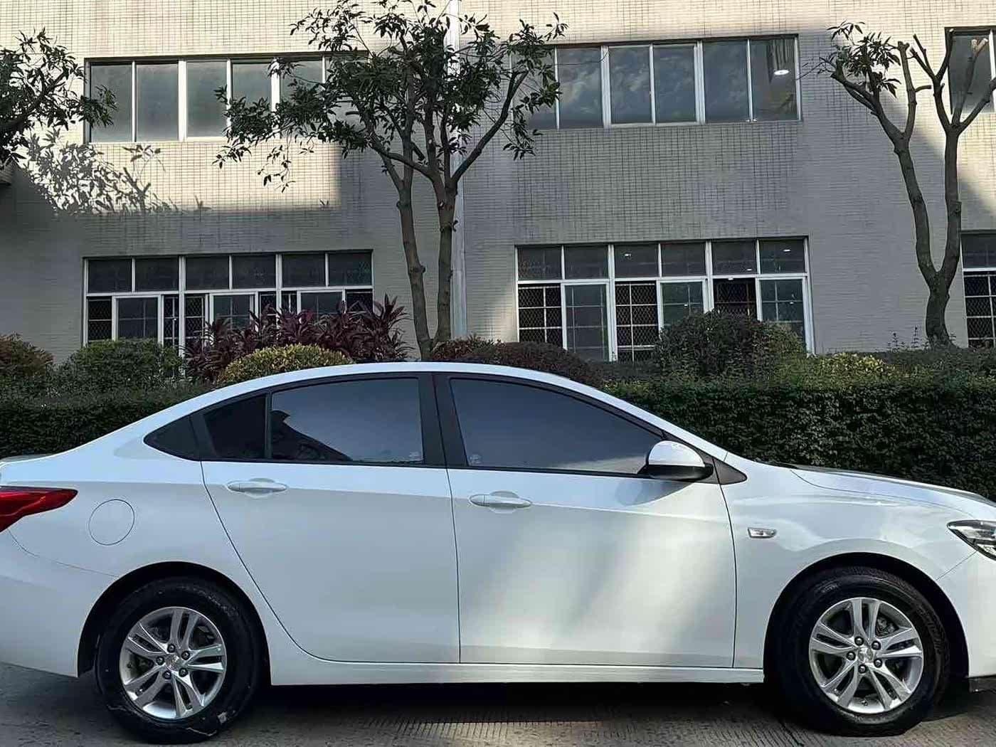 2017 Chevrolet Cavalier White, 90,000 km, China export – photo 3