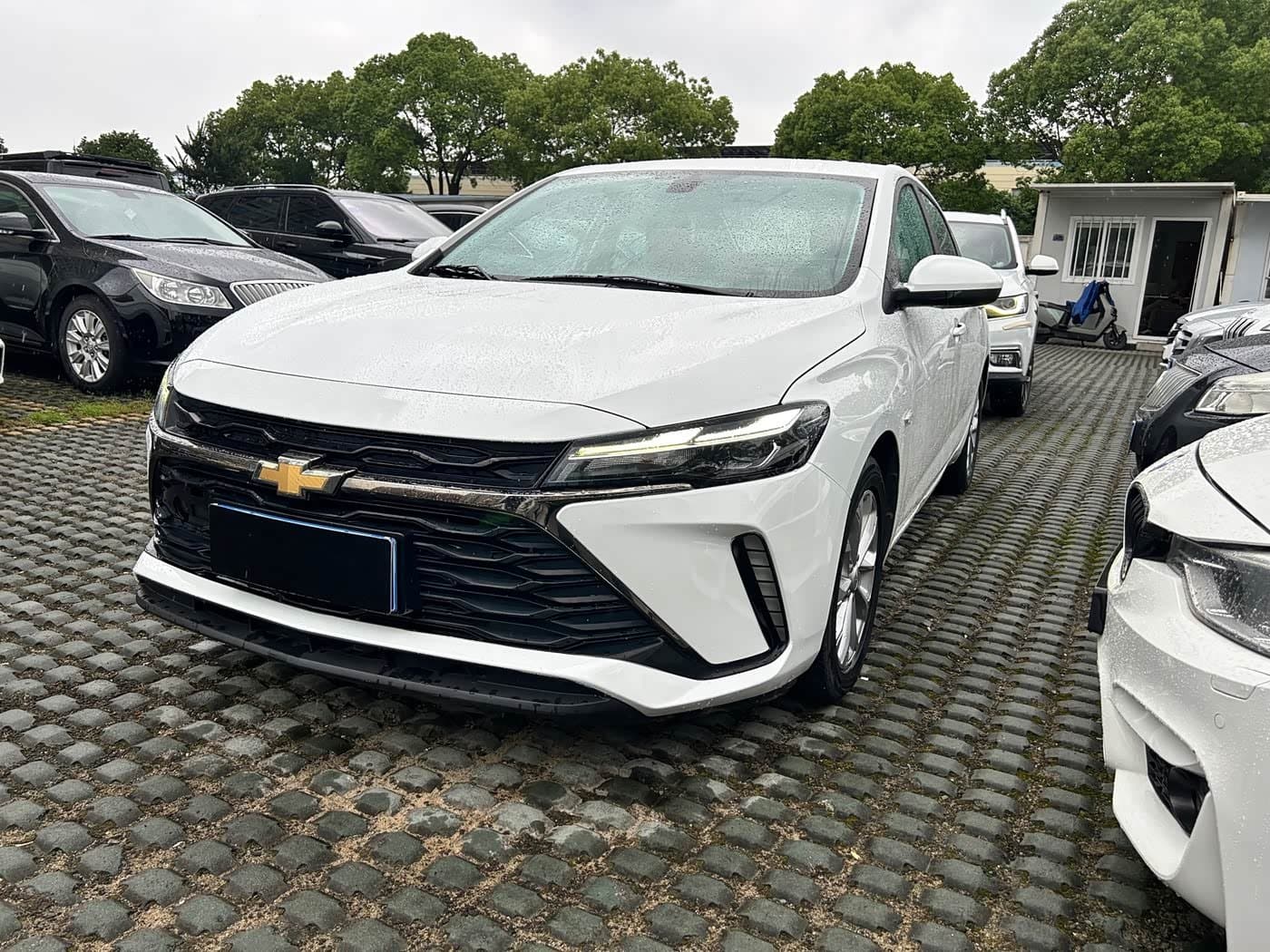 2022 Chevrolet Monza White, 30,000 km, China export – photo 1