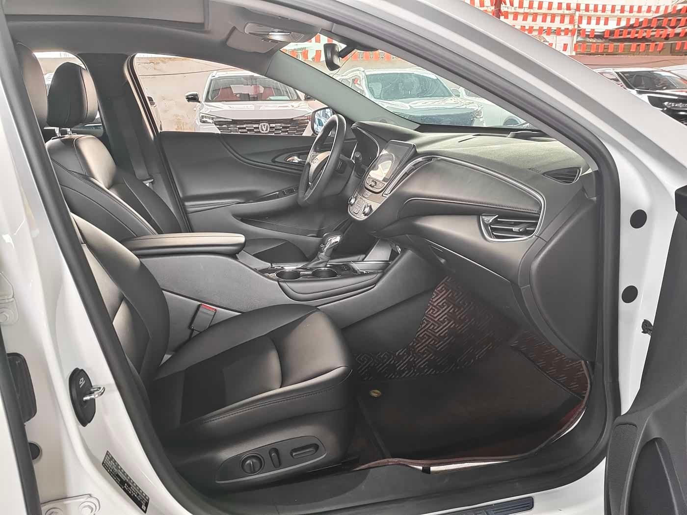 2020 Chevrolet Malibu XL White, 9,500 km, China export – photo 6