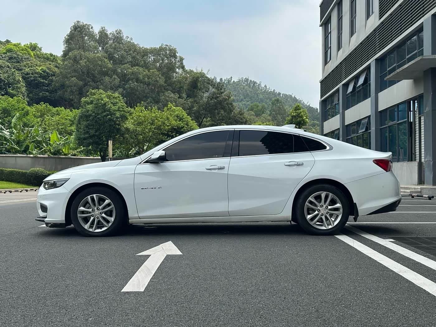 2017 Chevrolet Malibu XL White, 72,000 km, China export – photo 4