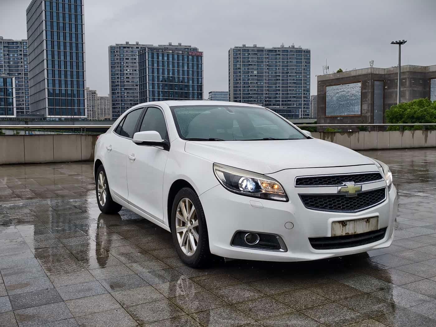 2014 Chevrolet Malibu White, 120,000 km, China export – photo 3