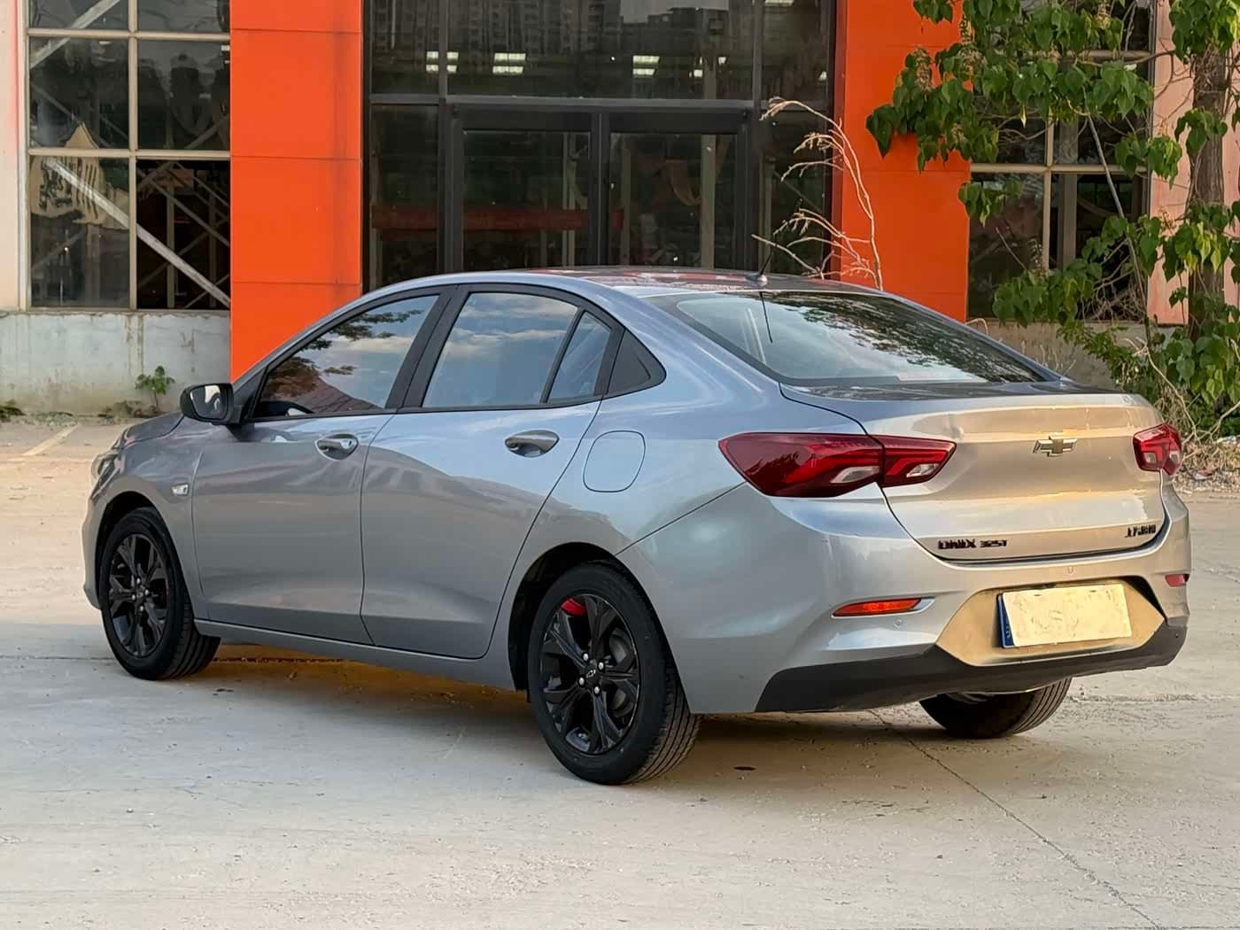 2020 Chevrolet Cavalier 银灰色, 87,000 km, China export – photo 2