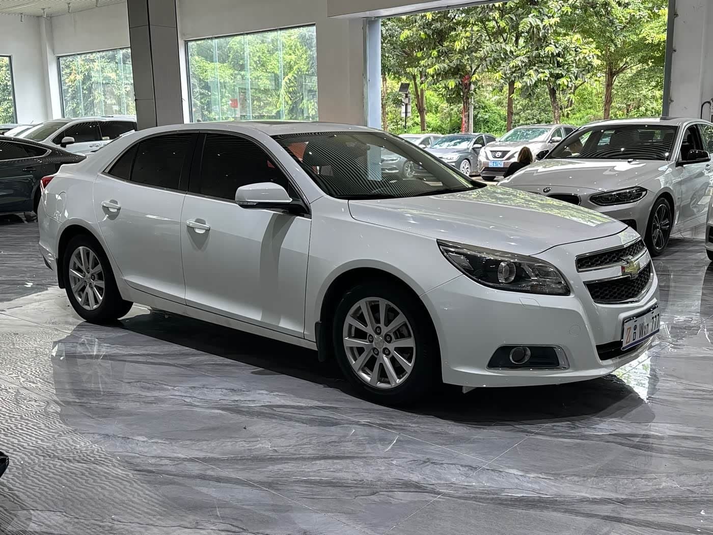 2014 Chevrolet Malibu White, 43,000 km, China export – photo 3