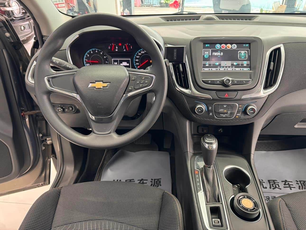 2017 Chevrolet Equinox Champagne, 38,100 km, China export – photo 5