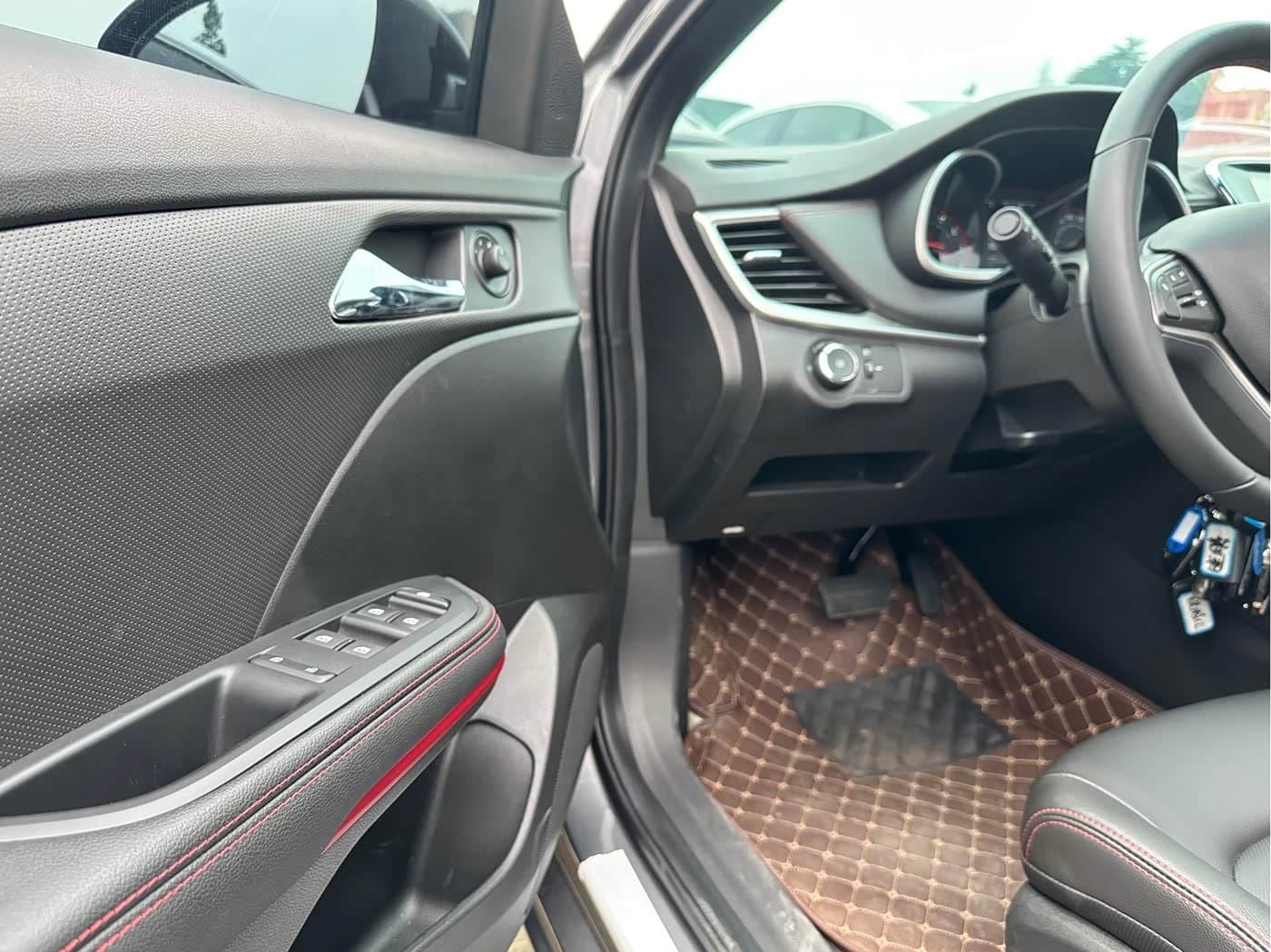2019 Chevrolet Monza 银灰色, 78,000 km, China export – photo 4