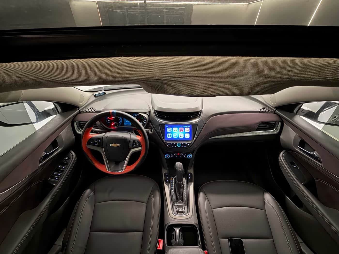 2017 Chevrolet Malibu White, 57,000 km, China export – photo 5