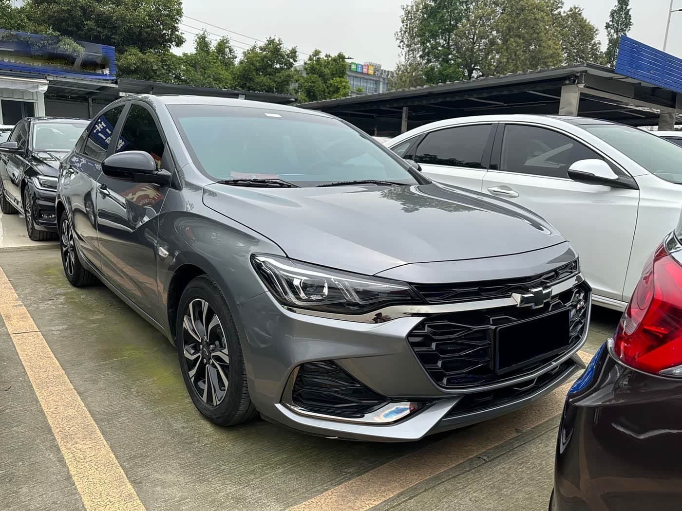 2019 Chevrolet Monza 银灰色, 78,000 km, China export – photo 2