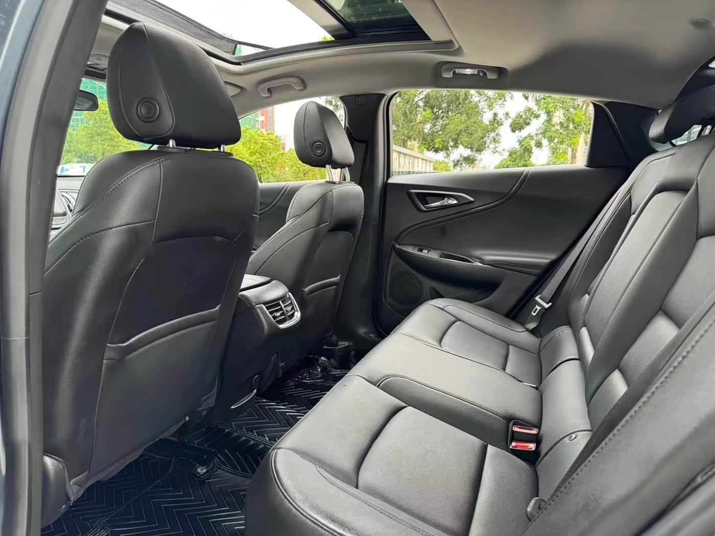 2021 Chevrolet Malibu XL 银灰色, 55,000 km, China export – photo 6