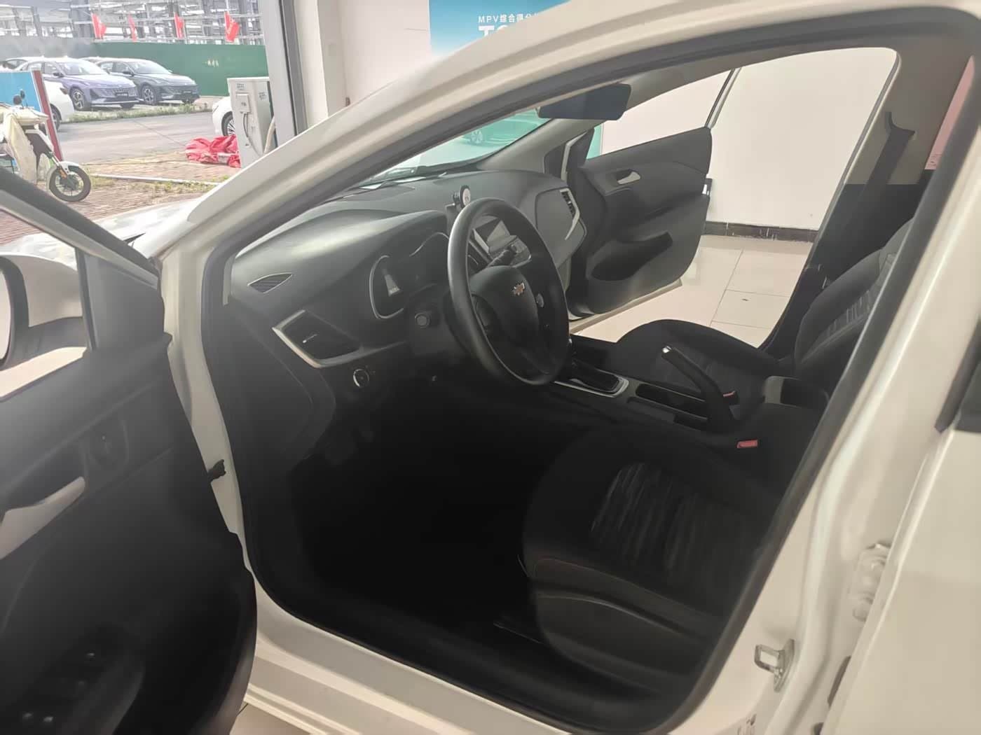 2016 Chevrolet Cavalier White, 86,000 km, China export – photo 5