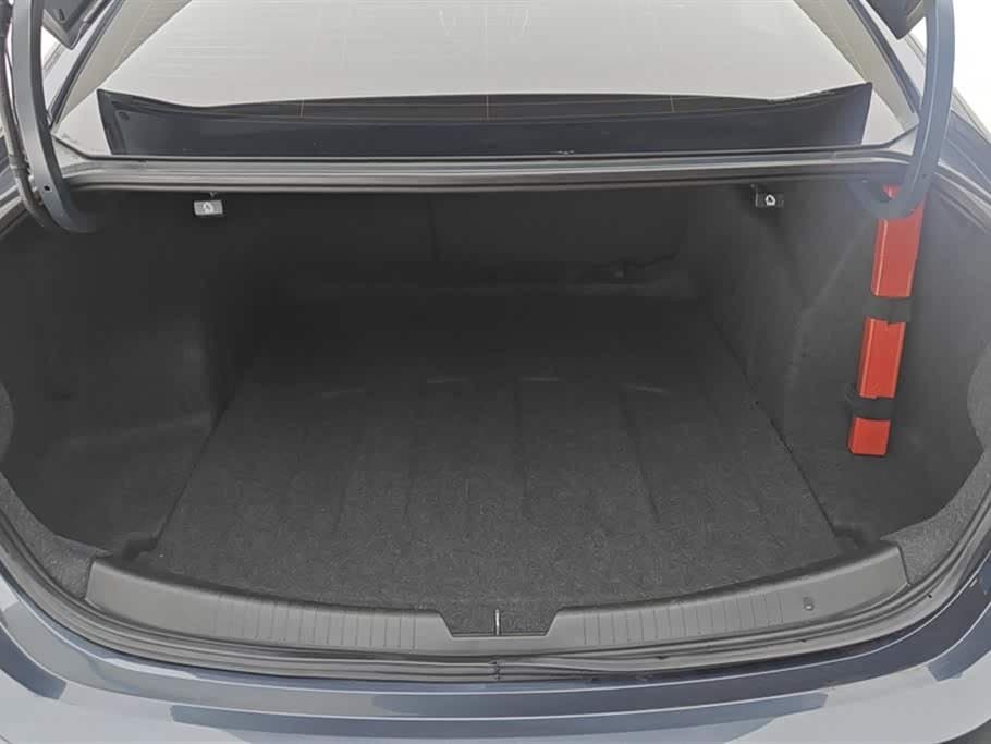 2019 Chevrolet Malibu XL 银灰色, 38,700 km, China export – photo 4