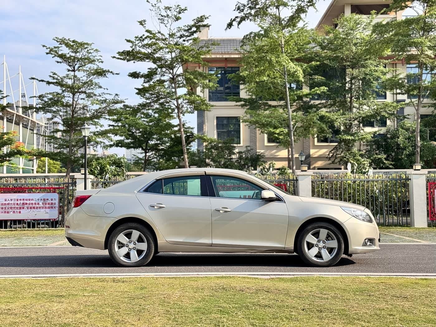 2014 Chevrolet Malibu Champagne, 142,000 km, China export – photo 5