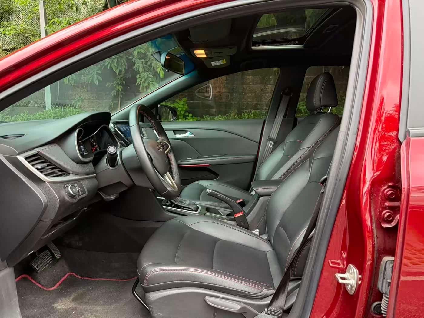 2021 Chevrolet Monza Red, 35,000 km, China export – photo 4