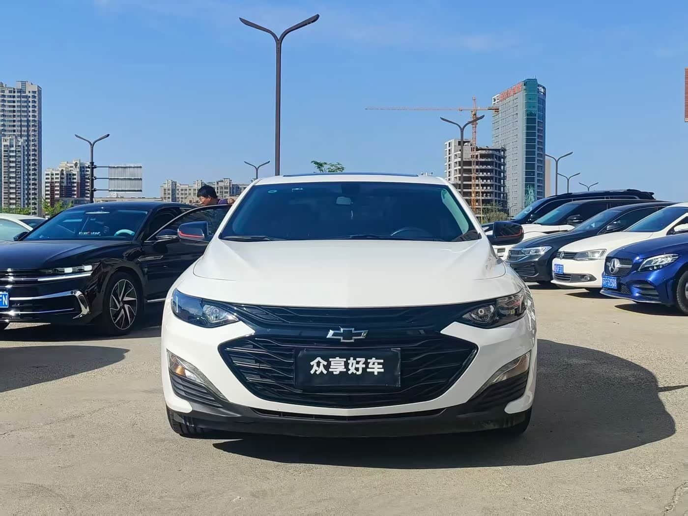 2020 Chevrolet Malibu XL White, 26,000 km, China export – photo 2