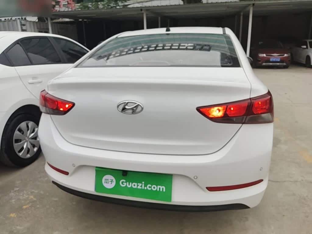 2016 Hyundai Verna White, 76,900 km, China export – photo 6