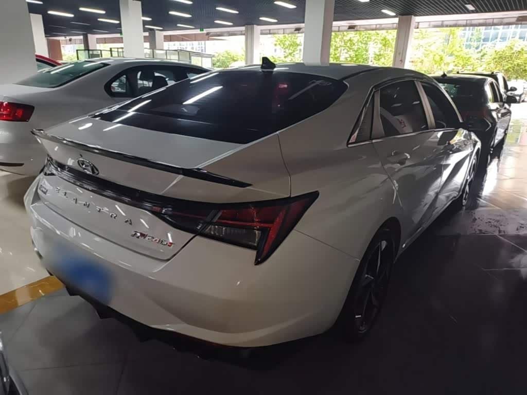 2022 Hyundai Elantra White, 42,900 km, China export – photo 7