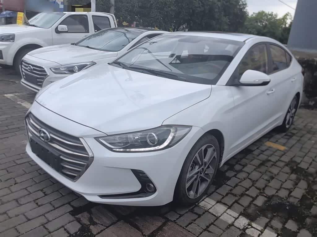 2016 Hyundai Elantra White, 87,900 km, China export – photo 2
