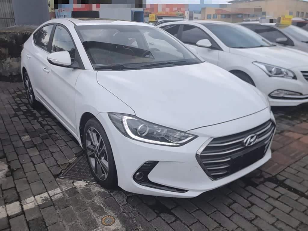 2016 Hyundai Elantra White, 87,900 km, China export – photo 4