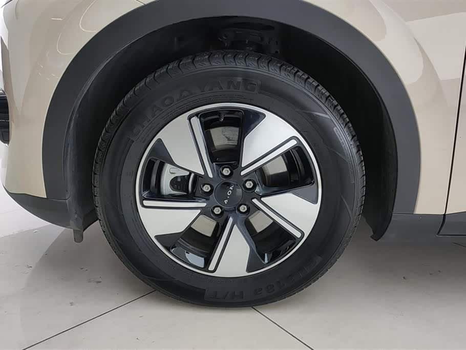 2025 Aion UT Yellow, 14,200 km, China export – photo 6