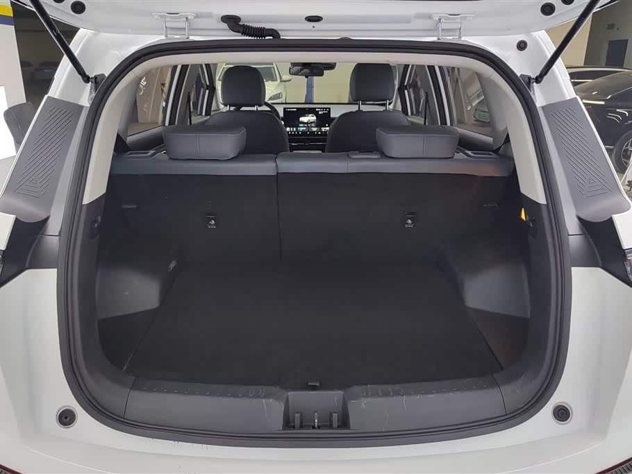 2025 Aion Y White, 12,200 km, China export – photo 4