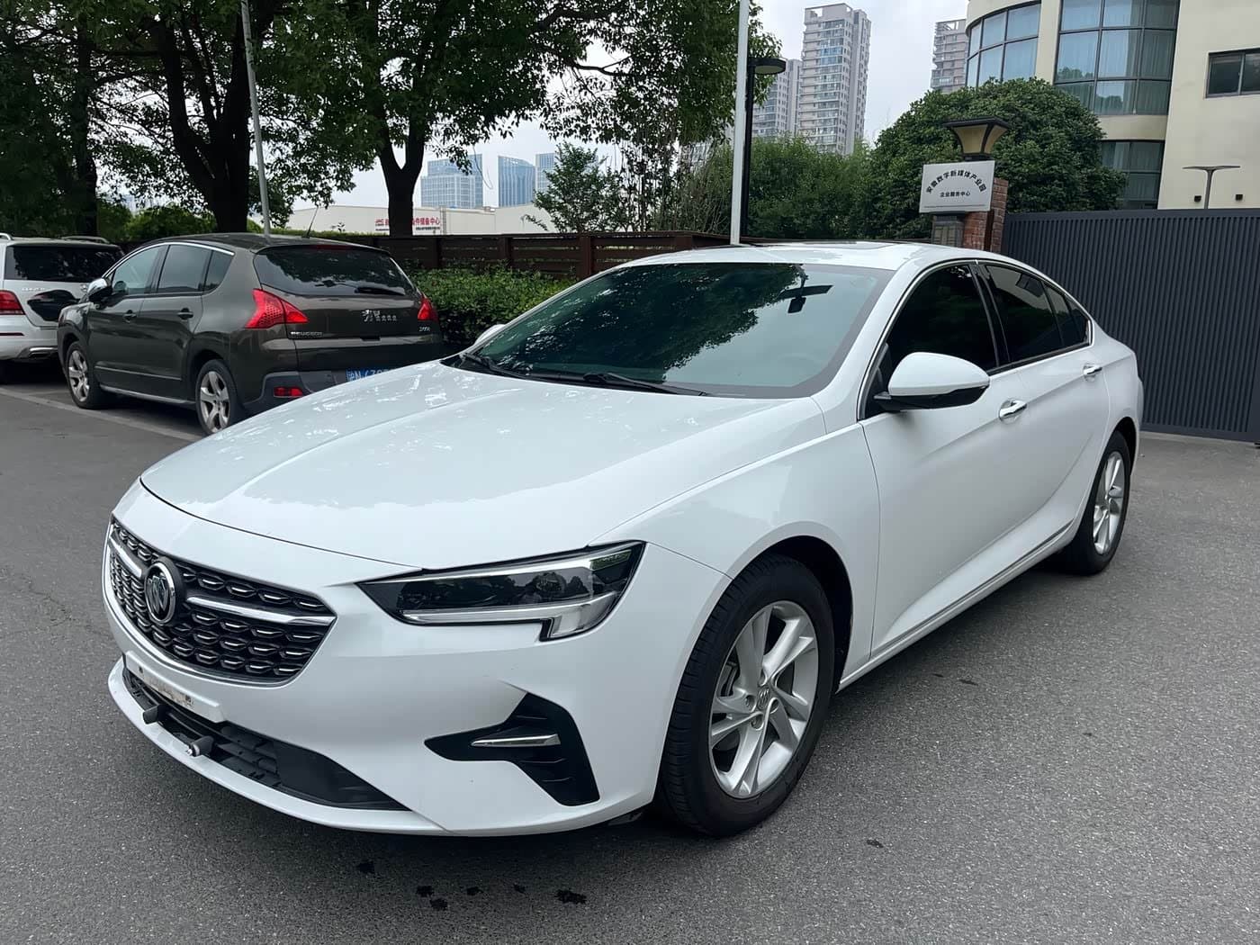2020 Buick Regal White, 80,000 km, China export – photo 1