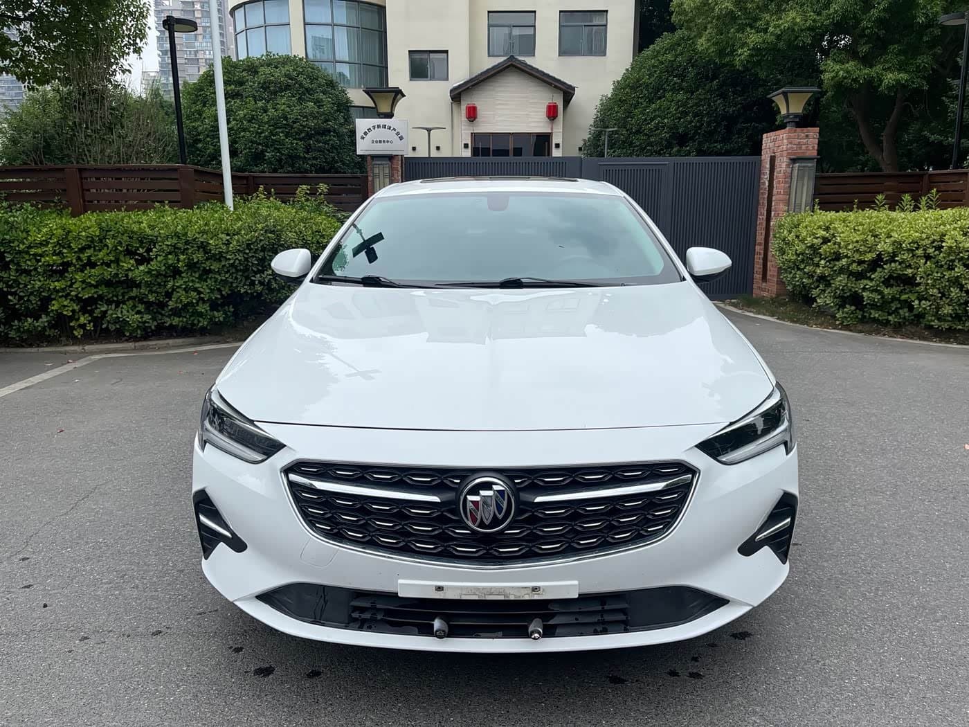 2020 Buick Regal White, 80,000 km, China export – photo 2